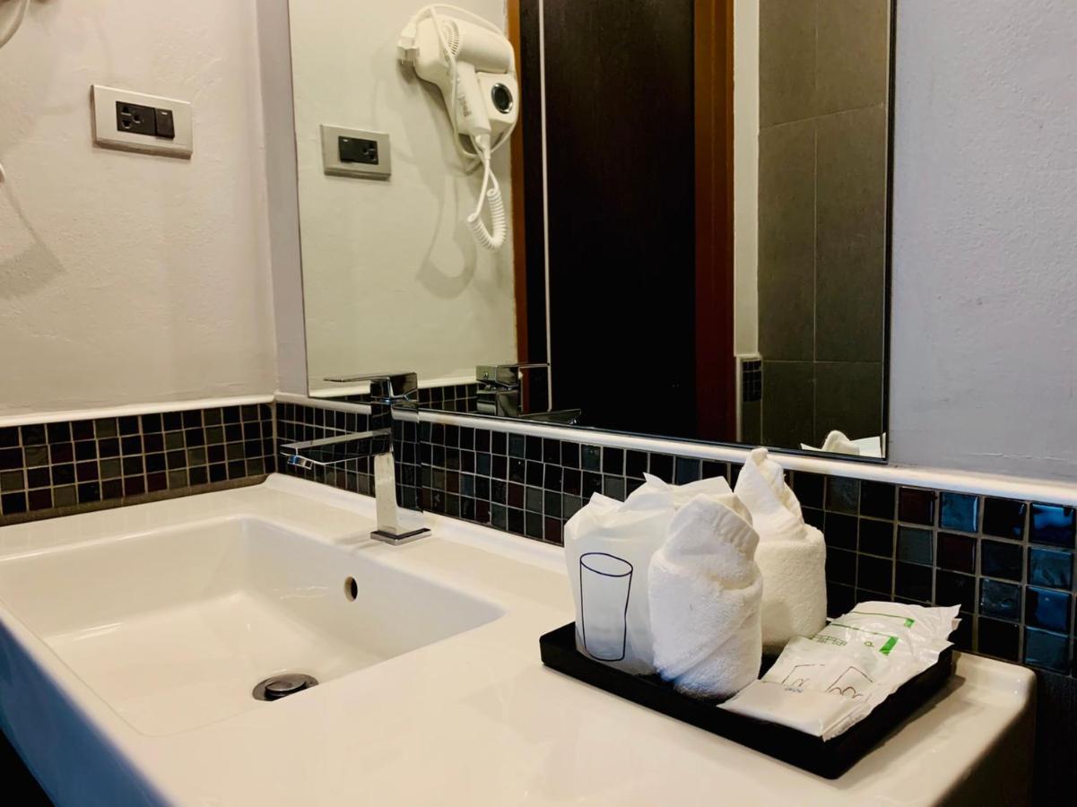 Comet Hotel סוראט תאני מראה חיצוני תמונה