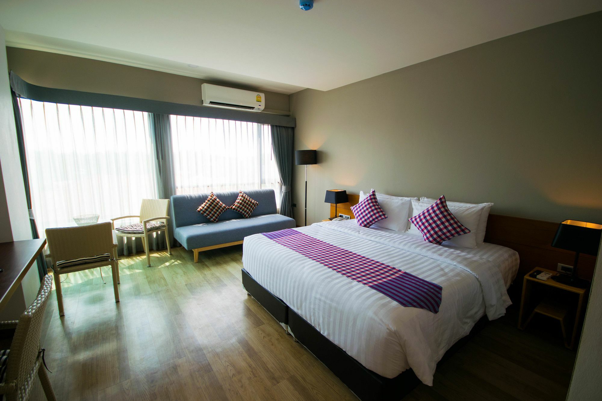 Comet Hotel סוראט תאני מראה חיצוני תמונה