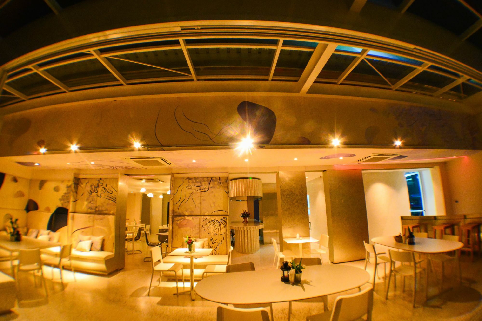 Comet Hotel סוראט תאני מראה חיצוני תמונה