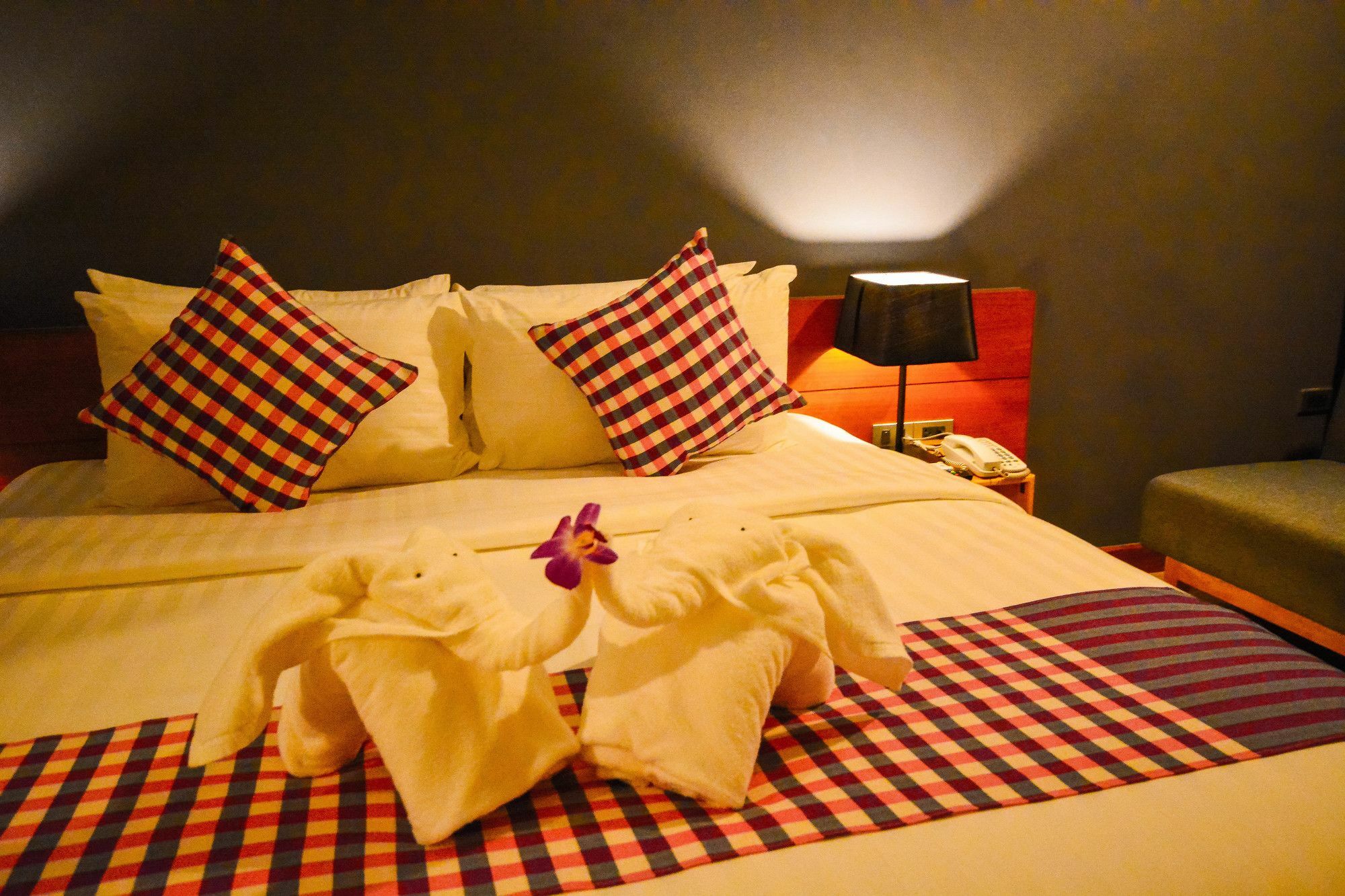 Comet Hotel סוראט תאני מראה חיצוני תמונה